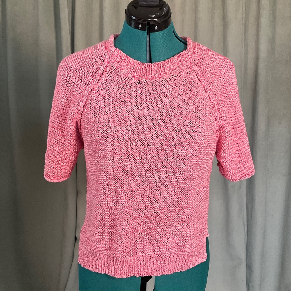 Short sleeve pink sweater